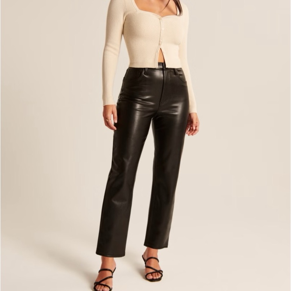 NWT Abercrombie Curve Love Vegan Leather Ankle Straight Pant / 28/6